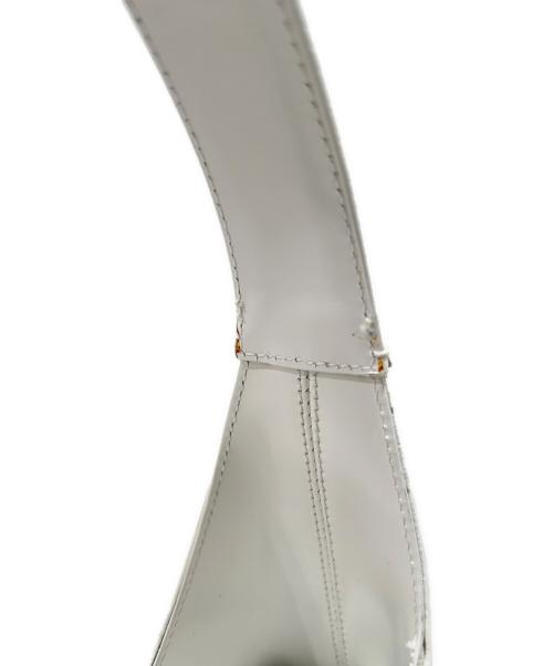 Salvatore Ferragamo（サルヴァトーレ フェラガモ）Salvatore Ferragamo (サルヴァトーレ フェラガモ) ガンチーニバックルショルダーバッグ ホワイト サイズ:-の古着・服飾アイテム