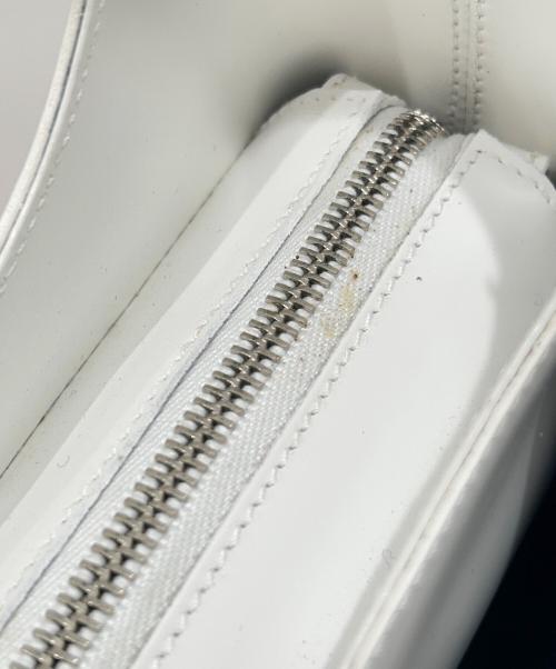 Salvatore Ferragamo（サルヴァトーレ フェラガモ）Salvatore Ferragamo (サルヴァトーレ フェラガモ) ガンチーニバックルショルダーバッグ ホワイト サイズ:-の古着・服飾アイテム