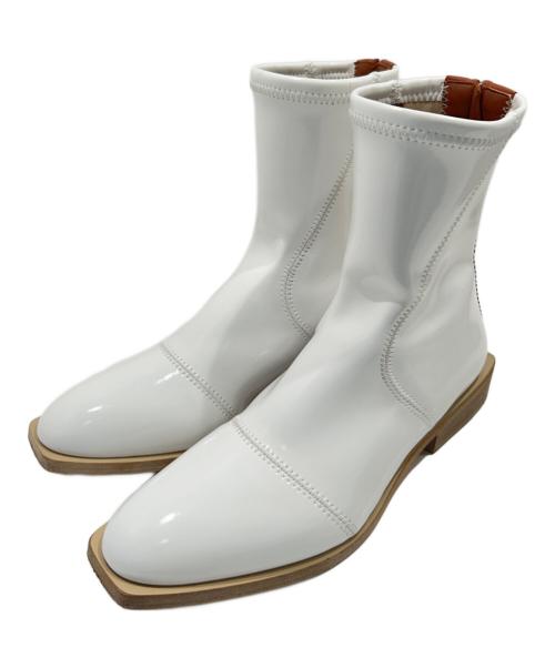 FENDI（フェンディ）FENDI (フェンディ) Patent leather boots パテントレザーブーツ E2046 ホワイト サイズ:35の古着・服飾アイテム