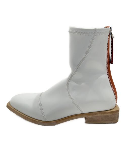 FENDI（フェンディ）FENDI (フェンディ) Patent leather boots パテントレザーブーツ E2046 ホワイト サイズ:35の古着・服飾アイテム