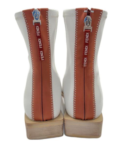 FENDI（フェンディ）FENDI (フェンディ) Patent leather boots パテントレザーブーツ E2046 ホワイト サイズ:35の古着・服飾アイテム