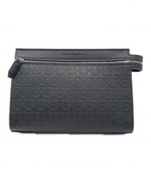 Salvatore Ferragamo（サルヴァトーレ フェラガモ）の古着「ガンチーニクラッチバッグ」｜ブラック