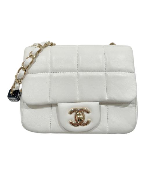 CHANEL（シャネル）CHANEL (シャネル) チョコバーミニマトラッセ/Chocolate Bar Mini Matelassé  ホワイト×ゴールド金具の古着・服飾アイテム