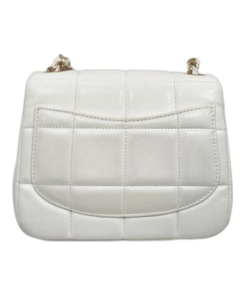 CHANEL（シャネル）CHANEL (シャネル) チョコバーミニマトラッセ/Chocolate Bar Mini Matelassé  ホワイト×ゴールド金具の古着・服飾アイテム