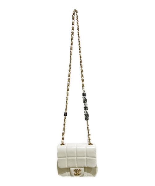 CHANEL（シャネル）CHANEL (シャネル) チョコバーミニマトラッセ/Chocolate Bar Mini Matelassé  ホワイト×ゴールド金具の古着・服飾アイテム