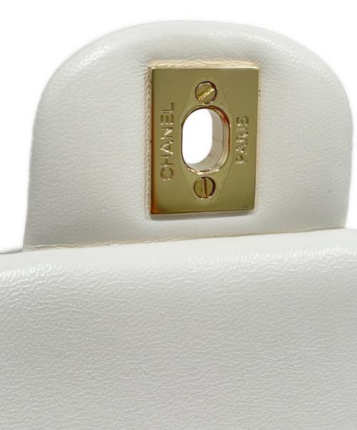 CHANEL（シャネル）CHANEL (シャネル) チョコバーミニマトラッセ/Chocolate Bar Mini Matelassé  ホワイト×ゴールド金具の古着・服飾アイテム