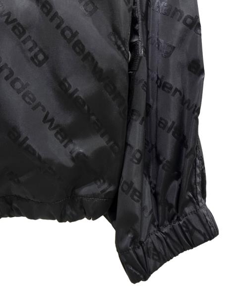 ALEXANDER WANG（アレキサンダー・ワン）ALEXANDER WANG (アレキサンダー・ワン) ナイロン総柄ハーフジップブルゾン UWC1232023 ブラック サイズ:XSの古着・服飾アイテム