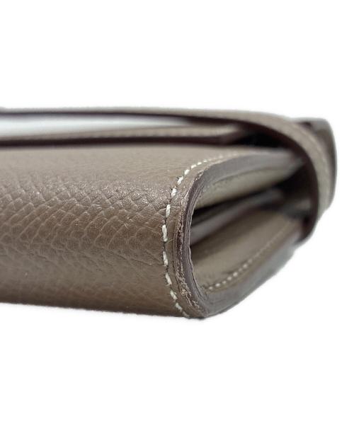 HERMES（エルメス）HERMES (エルメス) ケリーウォレット/Kelly Wallet エトゥープ×シルバー金具の古着・服飾アイテム