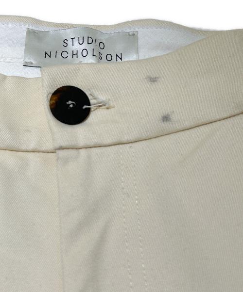 STUDIO NICHOLSON（スタジオ ニコルソン）STUDIO NICHOLSON (スタジオ ニコルソン) Deep Pleat Volume Pant SNM-351 アイボリー サイズ:XSの古着・服飾アイテム