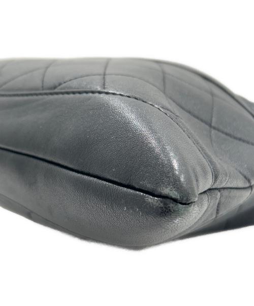 CHANEL（シャネル）CHANEL (シャネル) マトラッセターンロックハンドバッグMatelassé Turn-Lock Handbag  ブラックの古着・服飾アイテム