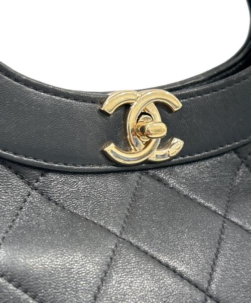 CHANEL（シャネル）CHANEL (シャネル) マトラッセターンロックハンドバッグMatelassé Turn-Lock Handbag  ブラックの古着・服飾アイテム
