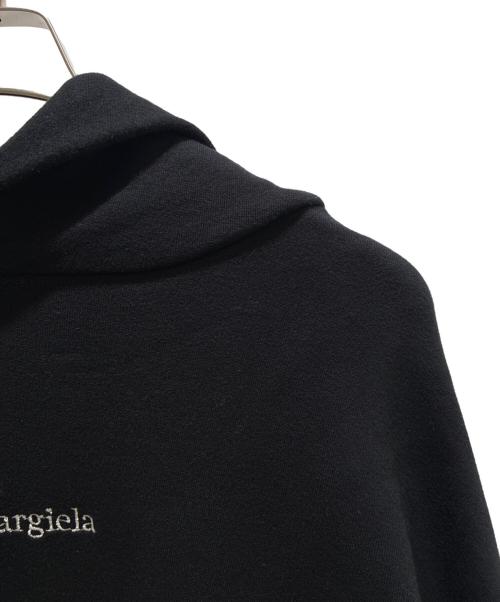 Maison Margiela（メゾンマルジェラ）Maison Margiela (メゾンマルジェラ) 反転ロゴ刺繍プルオーバーフーディ FN-MN-SHIR000850 ブラック サイズ:48の古着・服飾アイテム