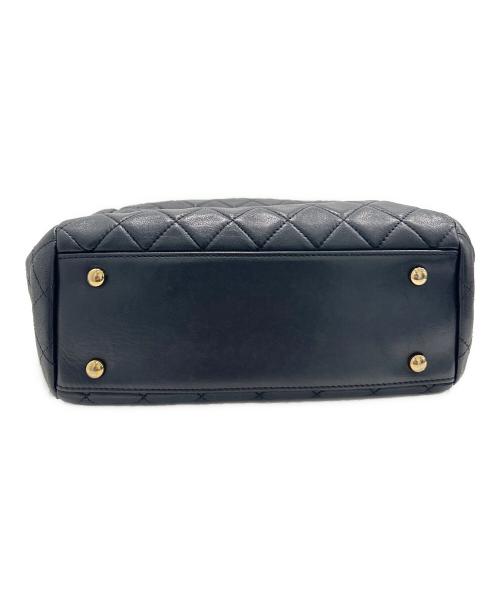 CHANEL（シャネル）CHANEL (シャネル) ココマーク巾着チェーンショルダーバッグ ブラック/ゴールド金具の古着・服飾アイテム