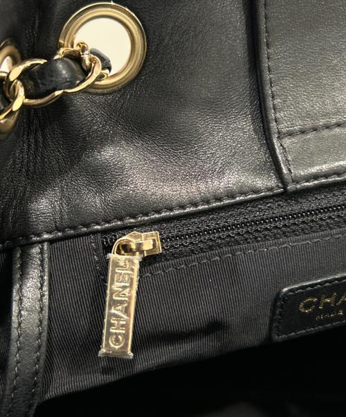 CHANEL（シャネル）CHANEL (シャネル) ココマーク巾着チェーンショルダーバッグ ブラック/ゴールド金具の古着・服飾アイテム