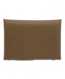 HERMES（エルメス）の古着「Calvi Duo Card Case Etoupe/カルヴィデュオ/エトゥープ/B刻印：2023年製」｜エトゥープ