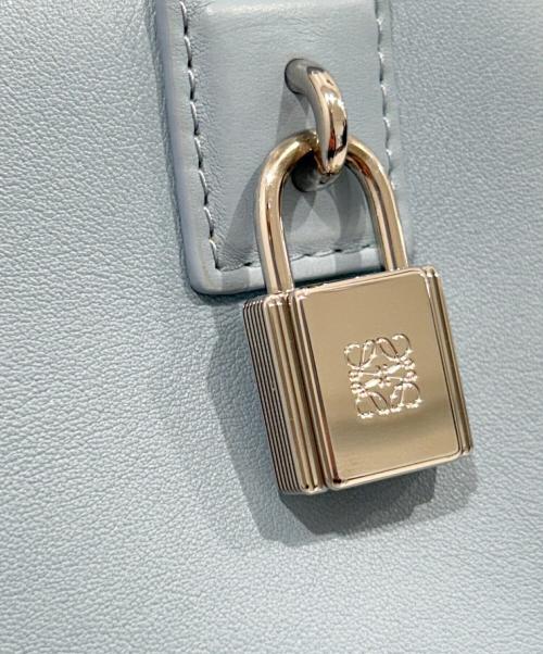 LOEWE（ロエベ）LOEWE (ロエベ) アマソナ 16/AMAZONA/ハンドバッグ/ショルダーバッグ/2wayショルダーバッグ スカイブルー サイズ:16の古着・服飾アイテム