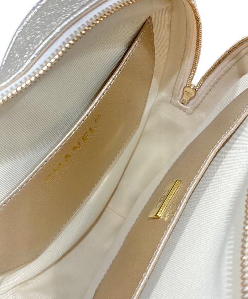 CHANEL（シャネル）CHANEL (シャネル) ハートシェイプ マトラッセショルダーバッグ/Heart-Shaped Matelassé Shoulder Bag/AS5764/ショルダーバッグ ゴールドの古着・服飾アイテム