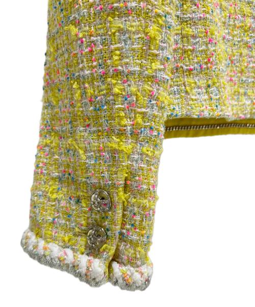 CHANEL（シャネル）CHANEL (シャネル) ノーカラーツイードジャケット P76339V68243 イエロー サイズ:38の古着・服飾アイテム