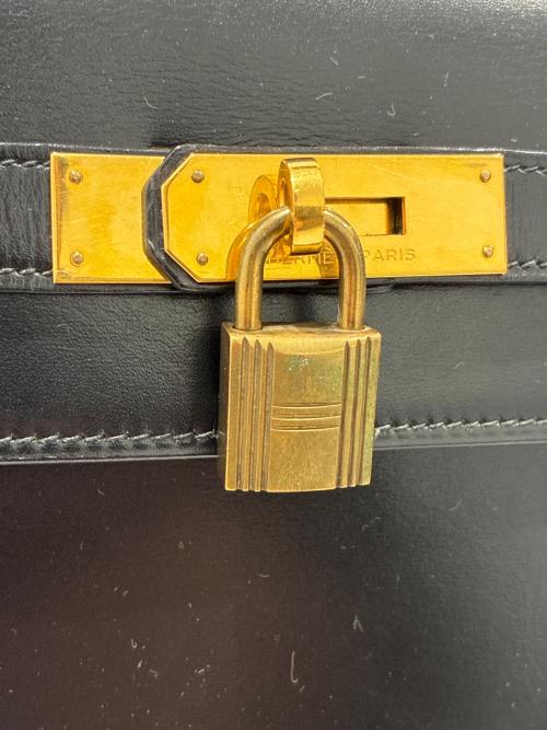 HERMES（エルメス）HERMES (エルメス) ケリー32外縫い/ボックスカーフ/ゴールド金具/〇O刻印/Kelly32 Sellier ブラック×ゴールド サイズ:32の古着・服飾アイテム