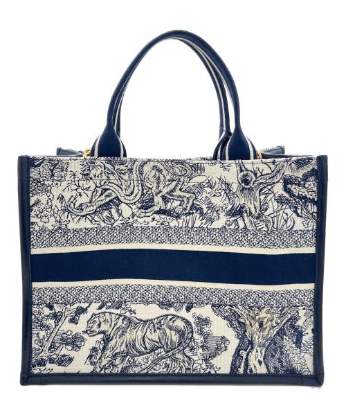 Christian Dior（クリスチャン ディオール）Christian Dior (クリスチャン ディオール) Dior Book Tote バッグ ミディアム M1324CETK_M34I ホワイト×ネイビー サイズ:ミディアムの古着・服飾アイテム