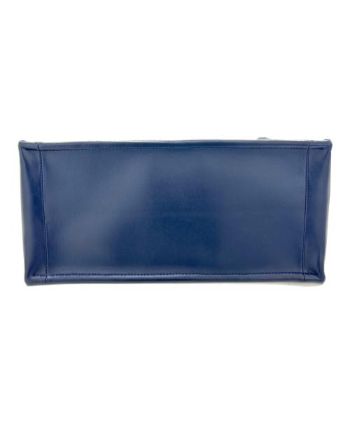 Christian Dior（クリスチャン ディオール）Christian Dior (クリスチャン ディオール) Dior Book Tote バッグ ミディアム M1324CETK_M34I ホワイト×ネイビー サイズ:ミディアムの古着・服飾アイテム