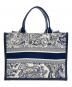 Christian Dior (クリスチャン ディオール) Dior Book Tote バッグ ミディアム M1324CETK_M34I ホワイト×ネイビー サイズ:ミディアム：350000円