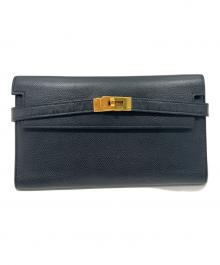 HERMES（エルメス）の古着「Kelly Long Wallet with Dépliant Flap ケリーウォレット ロング ディプライアント/ヴォーエプソン/ノワール/ゴールド金具/□L刻印:2008年製」｜ブラック