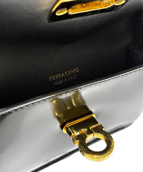 Ferragamo（フェラガモ）Ferragamo (フェラガモ) WANDAカードケース/220435 0760662 ブラックの古着・服飾アイテム