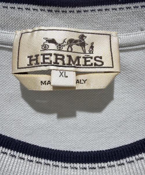HERMES（エルメス）HERMES (エルメス) H アッシュ エンブロイダリーポケット カットソー ライトグレー サイズ:XLの古着・服飾アイテム