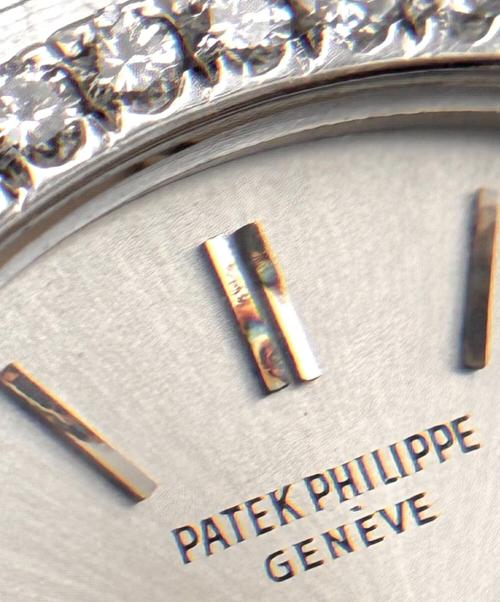 PATEK PHILIPPE（パテックフィリップ）PATEK PHILIPPE Oval Case Diamond Bezel Silver Sigma Dial オーバルケース ダイヤモンドベゼル シルバーシグマダイヤル Ref:3350/1 シルバー文字盤の古着・服飾アイテム