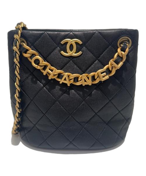 CHANEL（シャネル）CHANEL (シャネル) マトラッセチェーンスモールバゲットバッグ ブラック×ゴールド金具の古着・服飾アイテム