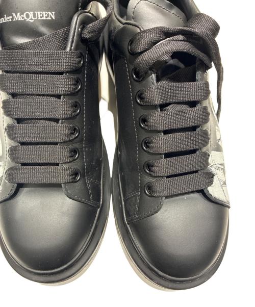 ALEXANDER McQUEEN（アレキサンダーマックイーン）ALEXANDER McQUEEN (アレキサンダーマックイーン) ロゴデザイン ローカットスニーカー ブラック サイズ:43の古着・服飾アイテム