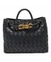 BOTTEGA VENETA（ボッテガベネタ）の古着「イントレチャート アンディアーモ スモール ハンドバッグ」｜ブラック