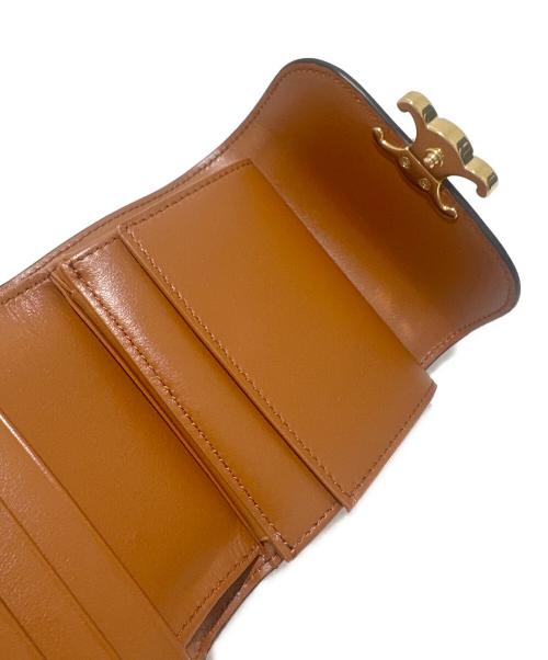 CELINE（セリーヌ）CELINE (セリーヌ) トリオンフ コンパクトウォレット/3つ折り財布 ホワイト×ブラック×ブラウンの古着・服飾アイテム