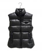 PRADAプラダ）の古着「Triangle Logo Plate Down Vest/トライアングルプレートダウンベスト/29X149」｜ブラック