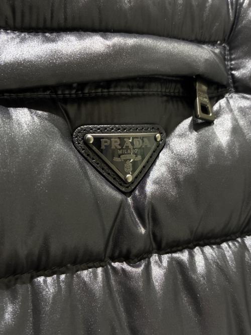PRADA（プラダ）PRADA (プラダ) Triangle Logo Plate Down Vest/トライアングルプレートダウンベスト/29X149 ブラック サイズ:40の古着・服飾アイテム