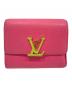 LOUIS VUITTON（ルイ ヴィトン）の古着「カプシーヌウォレット」｜イエロー×ショッキングピンク