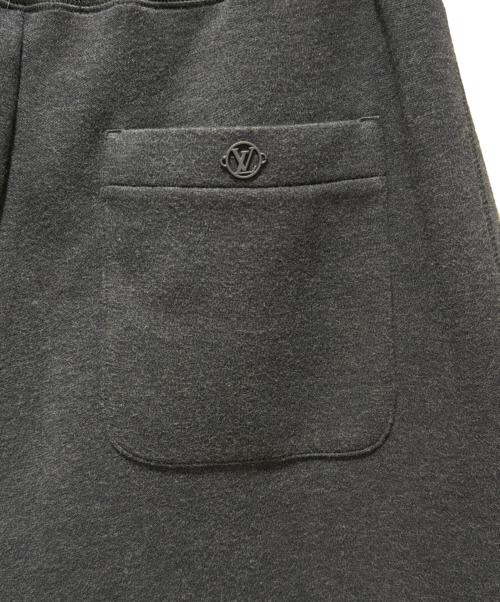 LOUIS VUITTON（ルイ ヴィトン）LOUIS VUITTON (ルイ ヴィトン) スウェット/RM172Q JUJ HAY43W グレー サイズ:XSの古着・服飾アイテム