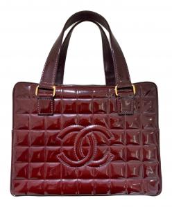 CHANEL（シャネル）の古着「チョコバーココマーク エナメルハンドバッグ」