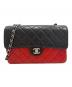 CHANEL（シャネル）の古着「Matelassé 25 Bi-color Chain Shoulder Bag/マトラッセ25 バイカラーチェーンショルダーバッグ」｜ブラック×レッド