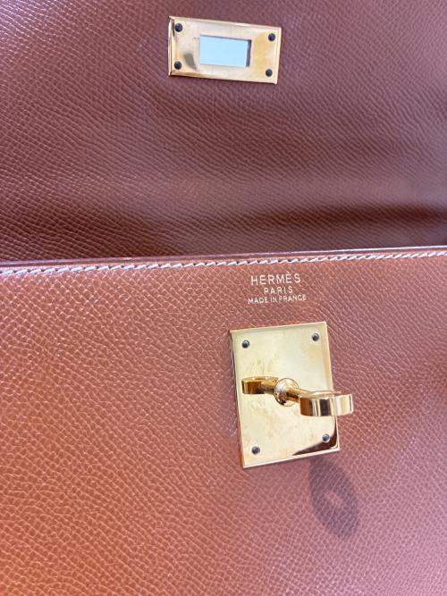 HERMES（エルメス）HERMES (エルメス) ケリー32外縫い/Kelly32Sellier/ゴールド/ゴールド金具/〇U刻印 ゴールド×G金具 サイズ:32の古着・服飾アイテム