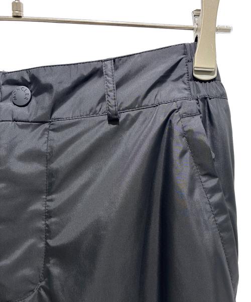 MONCLER（モンクレール）MONCLER (モンクレール) 21AWTROUSERSナイロンパンツ/G20972A00010 5399E ブラック サイズ:46の古着・服飾アイテム