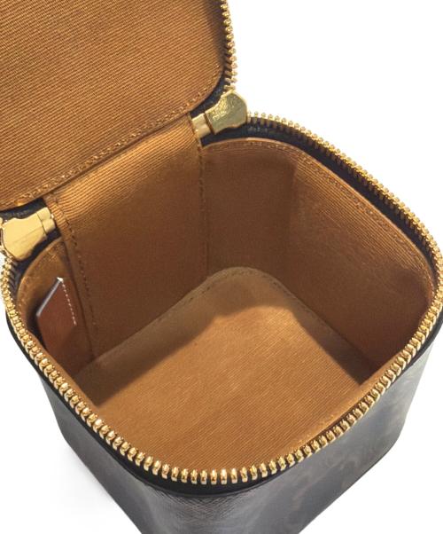 CELINE（セリーヌ）CELINE (セリーヌ) トリオンフ ミニ バニティケース/Triomphe Mini Vanity Case ブラウン サイズ:ミニの古着・服飾アイテム