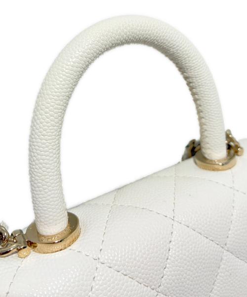 CHANEL（シャネル）CHANEL (シャネル) ココハンドル ミニショルダーバッグ/CHANEL Coco Handle Extra Mini Chain Clutch ホワイトの古着・服飾アイテム