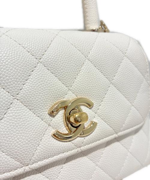 CHANEL（シャネル）CHANEL (シャネル) ココハンドル ミニショルダーバッグ/CHANEL Coco Handle Extra Mini Chain Clutch ホワイトの古着・服飾アイテム