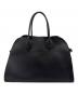 THE ROW（ザ ロウ）の古着「Soft Margaux 15 Bag – Leather/Soft Margaux 15 レザーバッグ/W1255L133BLPL」｜ブラック