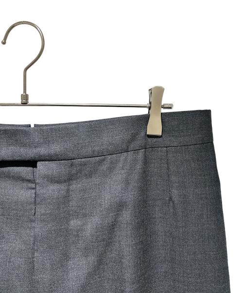 Thom Browne（トムブラウン）Thom Browne (トムブラウン) Classic Twill Back-Strap Trousers/クラシック ツイル バックストラップ トラウザー/MTC001A 00626025 グレー サイズ:3の古着・服飾アイテム