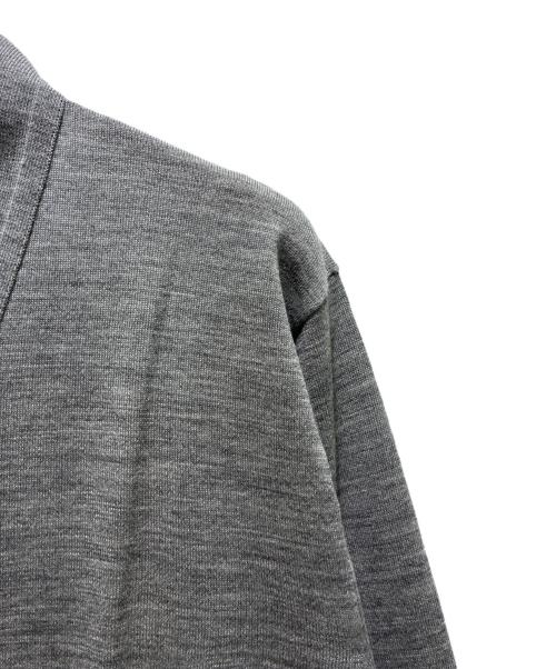 Thom Browne（トムブラウン）Thom Browne (トムブラウン) Merino Wool 4-Bar Classic Cardigan/メリノウール 4-BAR クラシック カーディガン/MKC002A-Y1014 グレー サイズ:4の古着・服飾アイテム