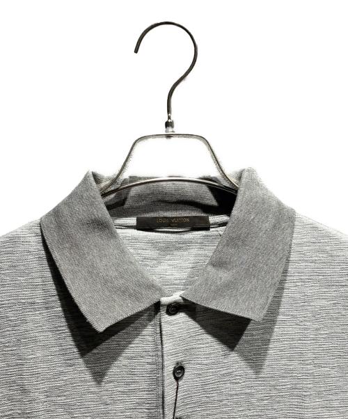 LOUIS VUITTON（ルイ ヴィトン）LOUIS VUITTON (ルイ ヴィトン) ポロシャツ/RM162Q JPC HAY46W グレー サイズ:L 未使用品の古着・服飾アイテム
