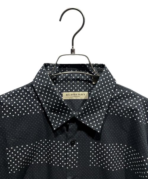 BURBERRY（バーバリー）BURBERRY (バーバリー) 総柄シャツ ブラック×ホワイト サイズ:Lの古着・服飾アイテム
